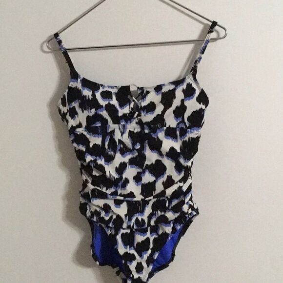 New La Blanca swimsuit. - Picture 4 of 7